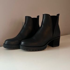 MIA Jody Ribbed Lug Sole Chelsea Boots